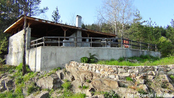 Turistický přístřešek u řeky Arda Turistický přístřešek u řeky Arda