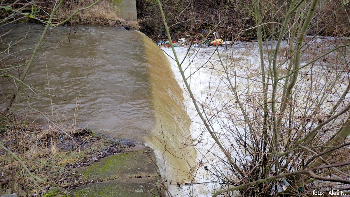 rkm. 4,5 Stupeň pod Seménkovicemi 02/2026, stav 3 m3/s v Postoloprtech