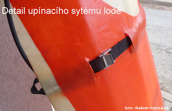Detail upínacího systému lodě Detail upínacího systému lodě