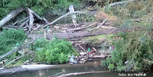 Náplava před velkým špuntem Náplava před velkým špuntem