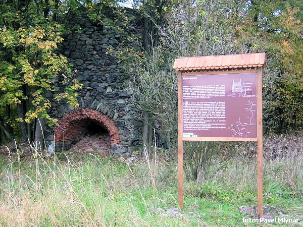 ruiny wapiennika - historická vápenka „ruiny wapiennika - historická vápenka“