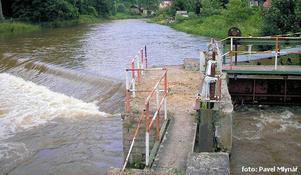 Janovický jez rkm 226,6 Janovický jez rkm 226,6